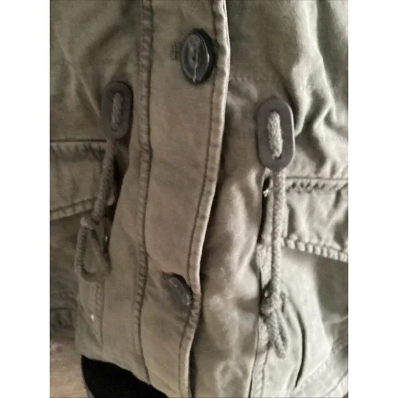 NWT LEVIS Womans Army Green Utility Cargo Jacket Multi Pockets & Hood Size Med